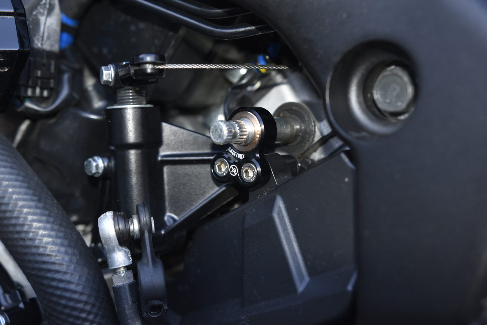 Racetorx Suzuki GSXR 1000 L7 to present Gear Shift Support Racetorx
