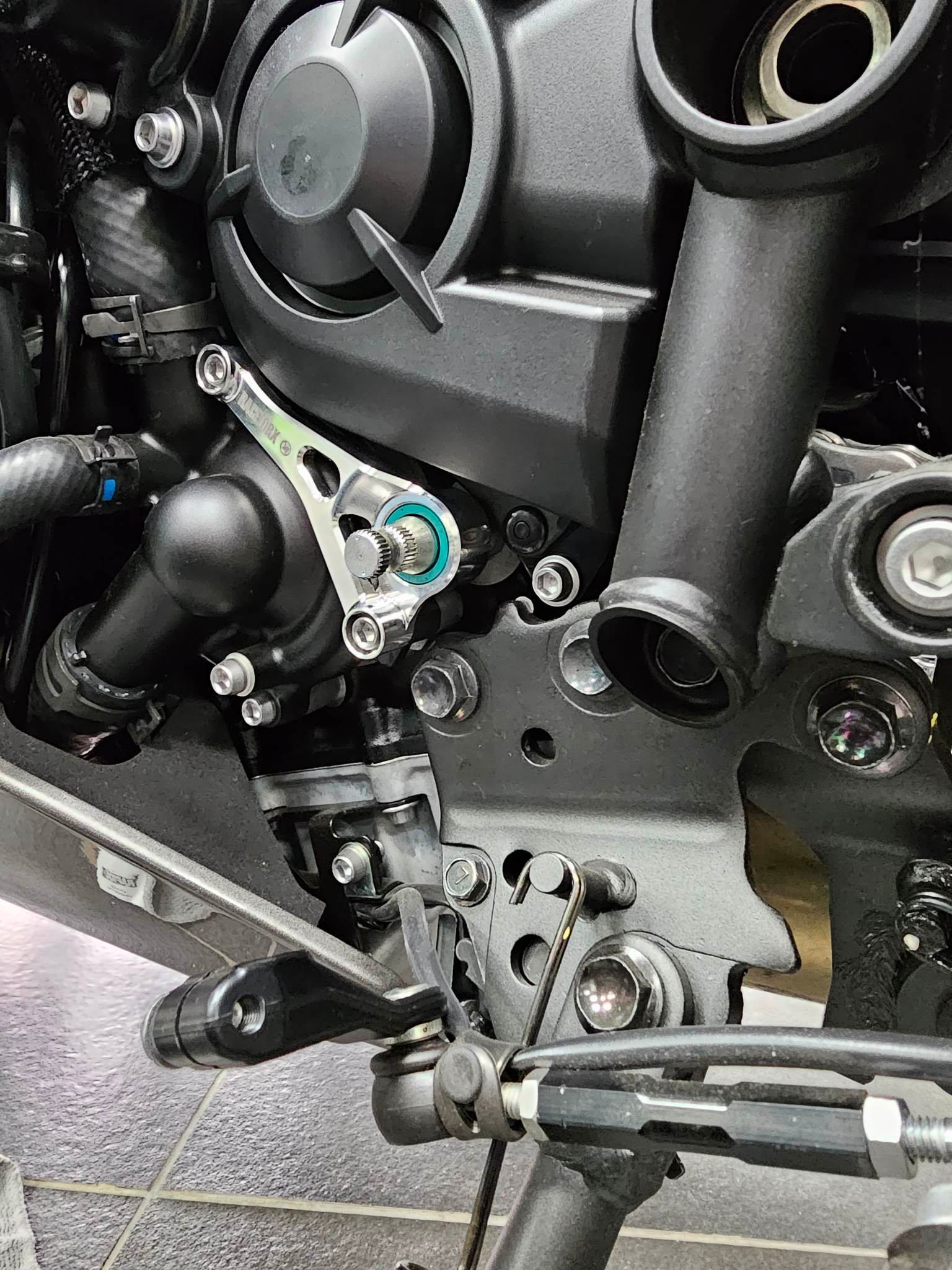 Racetorx Kawasaki ZH2 / H2 Gear shift support - Racetorx